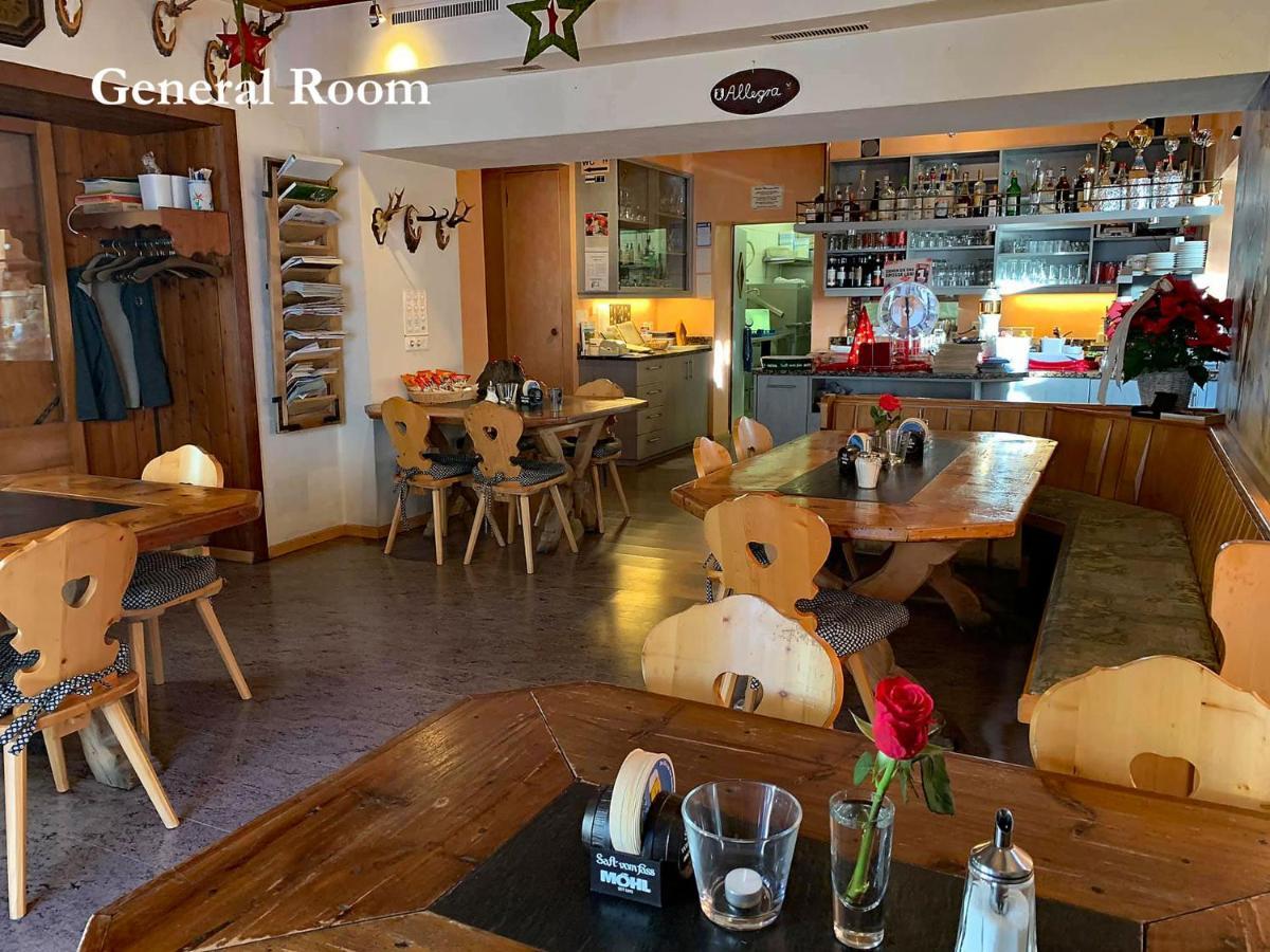 Hotel Restaurant Raetia فيليسور المظهر الخارجي الصورة
